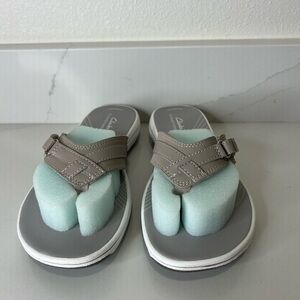 NIB Clarks Breeze Sea Flip Flop Sandals Taupe Lightweight Comfort Size 8